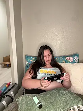 BrattyKrystal online show from October 4, 1:18 am