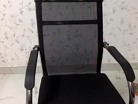 Snapshot of shiny-krisha chatting on October 6, 4:57 am shiny-krisha online show from October 6, 4:57 am