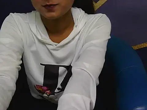 Snapshot of shiny-krisha chatting on October 27, 4:13 am shiny-krisha online show from October 27, 4:13 am