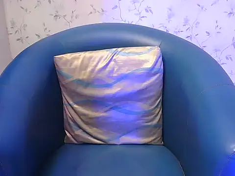 Snapshot of shiny-krisha chatting on November 29, 4:23 am shiny-krisha online show from November 29, 4:23 am