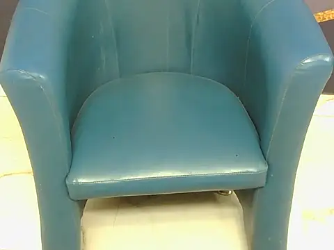 Snapshot of shiny-krisha chatting on October 25, 4:44 am shiny-krisha online show from October 25, 4:44 am