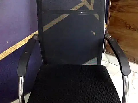 Snapshot of shiny-krisha chatting on October 4, 4:47 am shiny-krisha online show from October 4, 4:47 am