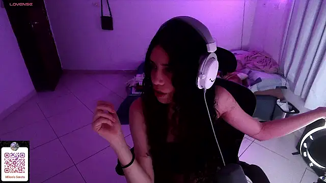 Snapshot of Mikaela_Sonata chatting on October 9, 3:07 am Mikaela Sonata online show from October 9, 3:07 am