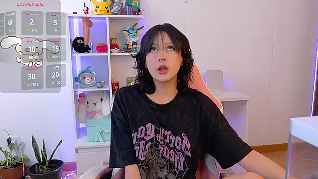 Sallie Doll online show from November 22, 6:51 pm