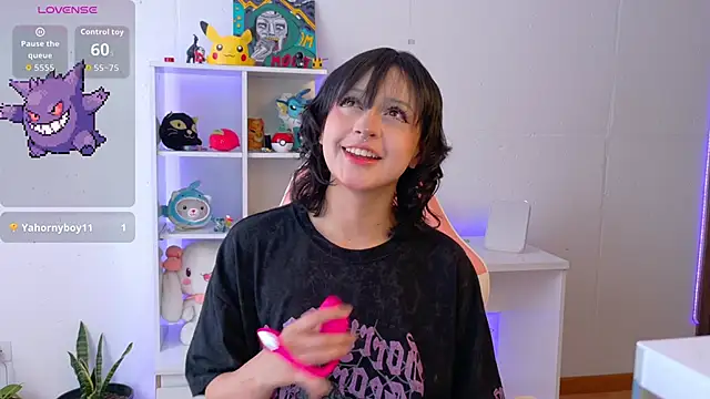 Sallie Doll online show from November 4, 6:44 pm