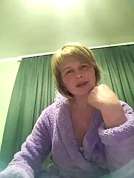 Snapshot of Masha412111 chatting on May 1, 9:42 pm Masha412111 online show from May 1, 9:42 pm