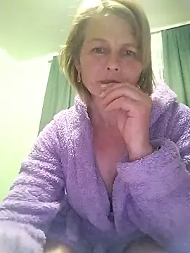 Snapshot of Masha412111 chatting on May 10, 9:05 pm Masha412111 online show from May 10, 9:05 pm