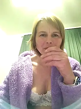 Snapshot of Masha412111 chatting on April 21, 8:59 pm Masha412111 online show from April 21, 8:59 pm