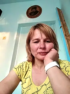 Snapshot of Masha412111 chatting on May 5, 5:16 pm Masha412111 online show from May 5, 5:16 pm