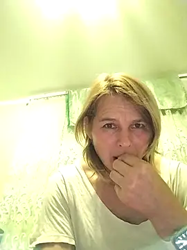 Snapshot of Masha412111 chatting on November 14, 9:07 pm Masha412111 online show from November 14, 9:07 pm