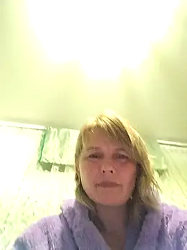 Snapshot of Masha412111 chatting on November 20, 10:09 pm Masha412111 online show from November 20, 10:09 pm