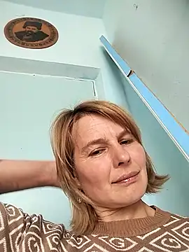 Snapshot of Masha412111 chatting on May 8, 7:56 am Masha412111 online show from May 8, 7:56 am