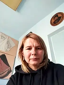 Snapshot of Masha412111 chatting on November 28, 9:20 am Masha412111 online show from November 28, 9:20 am