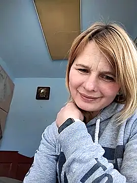 Snapshot of Masha412111 chatting on February 10, 10:47 am Masha412111 online show from February 10, 10:47 am