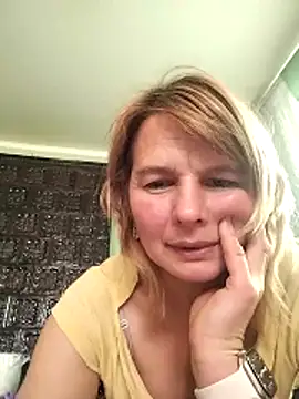 Snapshot of Masha412111 chatting on December 22, 9:31 am Masha412111 online show from December 22, 9:31 am