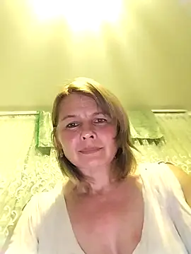 Snapshot of Masha412111 chatting on November 2, 8:36 pm Masha412111 online show from November 2, 8:36 pm