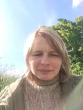 Snapshot of Masha412111 chatting on May 31, 7:25 am Masha412111 online show from May 31, 7:25 am