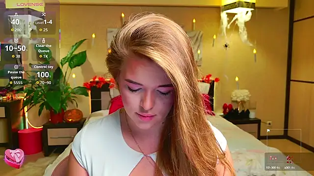 Snapshot of EmilyWhispers chatting on October 18, 7:38 pm EmilyWhispers online show from October 18, 7:38 pm