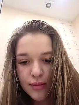 Snapshot of EmilyWhispers chatting on May 4, 10:34 pm EmilyWhispers online show from May 4, 10:34 pm