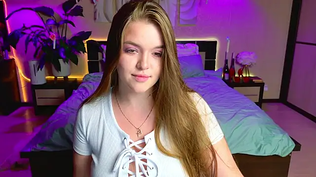 EmilyWhispers online show from July 8, 7:58 pm