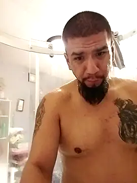 Snapshot of JNTre chatting on January 7, 8:30 am JNTre online show from January 7, 8:30 am