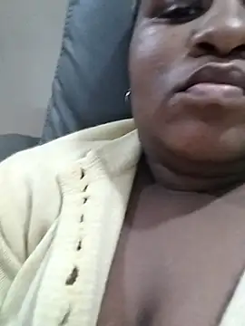 Snapshot of thicknjuicyx chatting on October 6, 4:30 pm thicknjuicyx online show from October 6, 4:30 pm