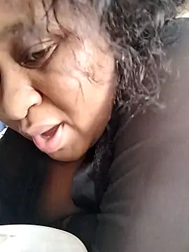 Snapshot of thicknjuicyx chatting on October 7, 7:31 am thicknjuicyx online show from October 7, 7:31 am