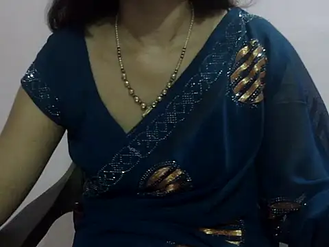 Laila Cute online show from May 3, 4:43 pm