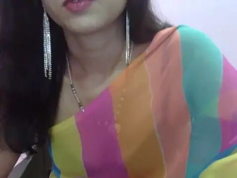 Snapshot of Laila_Cute chatting on May 30, 4:19 am Laila Cute online show from May 30, 4:19 am