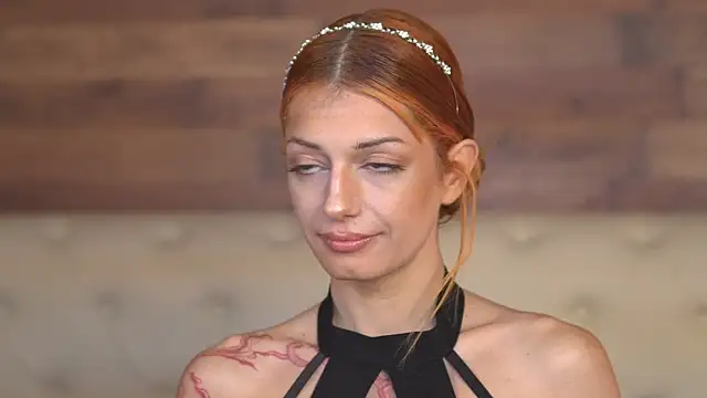 Snapshot of DaphneRose chatting on October 29, 4:22 am DaphneRose online show from October 29, 4:22 am