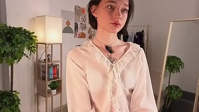 Snapshot of PaulaDauge chatting on November 17, 1:09 am PaulaDauge online show from November 17, 1:09 am