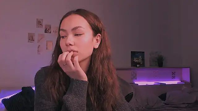 Snapshot of branchwithflowerss chatting on December 4, 7:18 am branchwithflowerss online show from December 4, 7:18 am