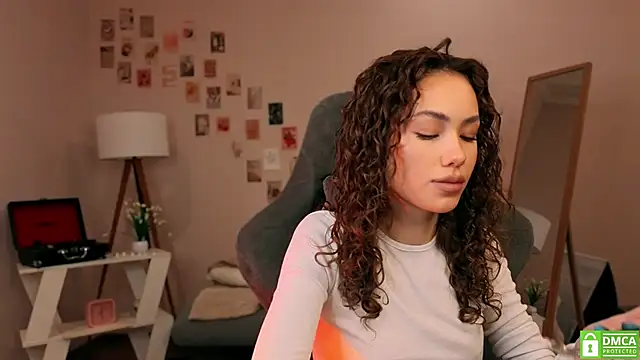 Snapshot of branchwithflowerss chatting on October 31, 1:52 pm branchwithflowerss online show from October 31, 1:52 pm