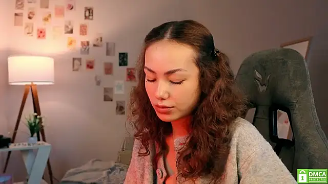 Snapshot of branchwithflowerss chatting on November 16, 6:07 am branchwithflowerss online show from November 16, 6:07 am