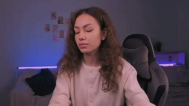 Snapshot of branchwithflowerss chatting on November 30, 5:52 am branchwithflowerss online show from November 30, 5:52 am