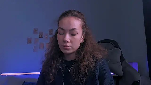 Snapshot of branchwithflowerss chatting on November 15, 6:39 am branchwithflowerss online show from November 15, 6:39 am