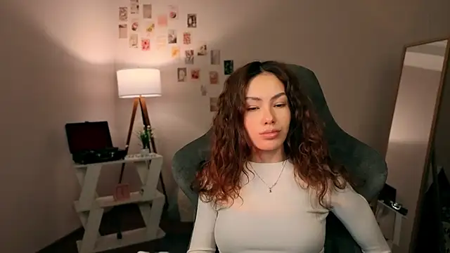 Snapshot of branchwithflowerss chatting on December 1, 11:44 am branchwithflowerss online show from December 1, 11:44 am