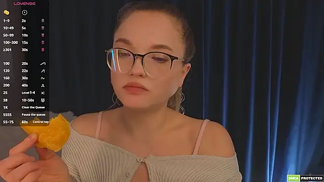 JulieLupo online show from March 29, 6:15 am