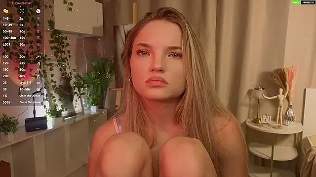 JulieLupo online show from November 23, 6:12 am