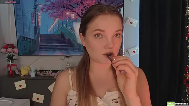 JulieLupo online show from April 17, 7:11 am