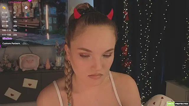 JulieLupo online show from April 15, 7:03 am