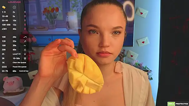 JulieLupo online show from April 3, 6:31 am