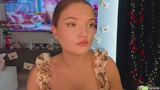 JulieLupo online show from April 9, 6:41 am