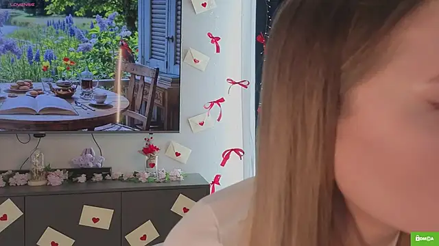 JulieLupo online show from March 15, 6:09 am