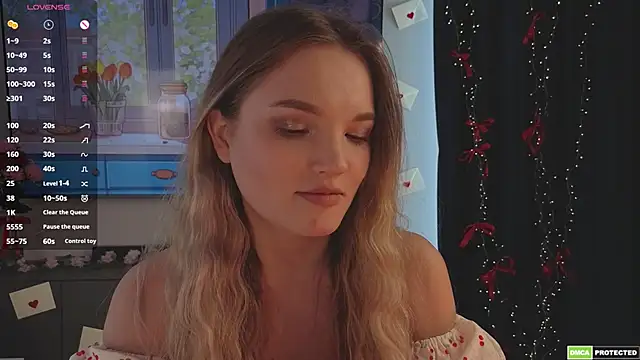 JulieLupo online show from March 25, 6:46 am