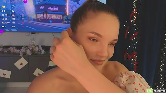 JulieLupo online show from April 12, 7:11 am