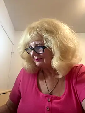 BoloshkaBlonda online show from October 20, 10:10 pm