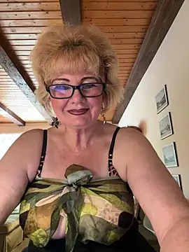 BoloshkaBlonda online show from April 19, 10:27 am