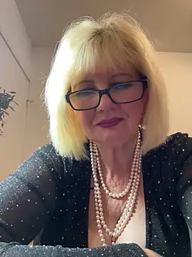 BoloshkaBlonda online show from November 7, 8:35 pm