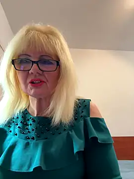 BoloshkaBlonda online show from October 26, 1:00 pm